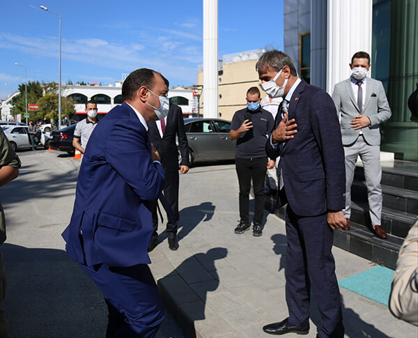 Vali Kaldırım’dan Başkan Alemdar’a Ziyaret