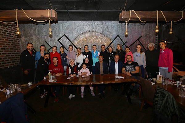 Sultanlar Baytar Steakhause'da ağırlandı