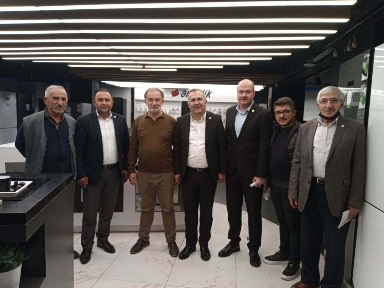 Dokumacı: ''Elektrik firmaları adeta esnafa ortak''