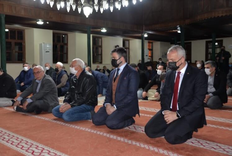 KAMİL KAMIŞOĞLU DUALARLA ANILDI