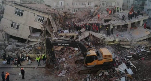 Deprem konutu yapımında ‘dava açmama’ şartı