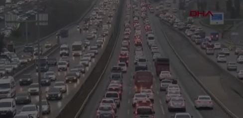 İstanbullu merak ediyordu, İBB akıllardaki soru işaretlerini giderdi! İşte yılbaşı gecesi uygulanacak ulaşım programı