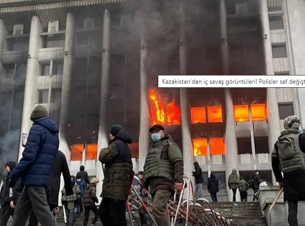 Kazakistan'dan iç savaş görüntüleri Polisler saf değiştiriyor, zenginler kaçıyor