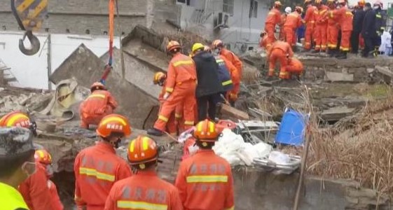 Çin'de ortalığı savaş alanına çeviren patlama! 20'den fazla kişi mahsur kaldı
