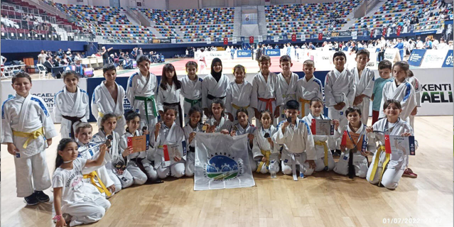 Uluslararası Turnuvada  15 Madalya