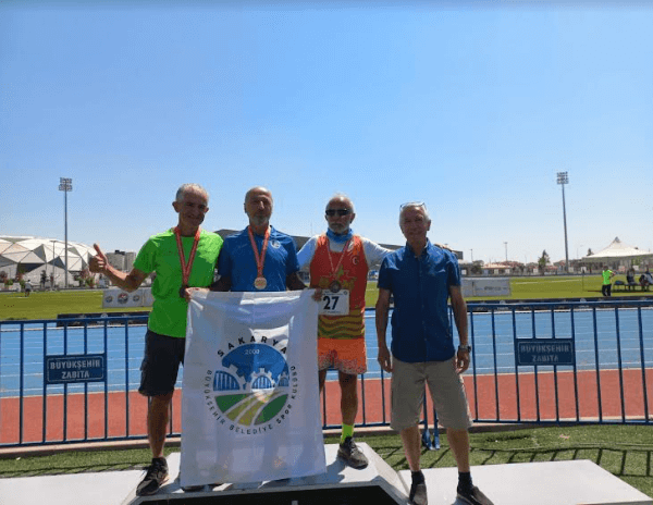 Bir şampiyonlukta atletizmden geldi