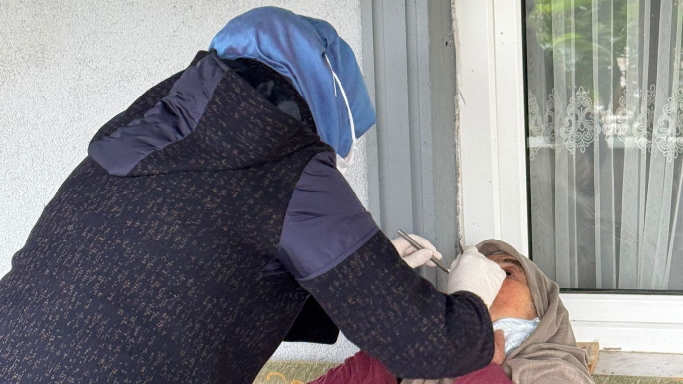 Karadere Mahallesi’nde evde ağız ve diş sağlığı hizmeti örnek oldu