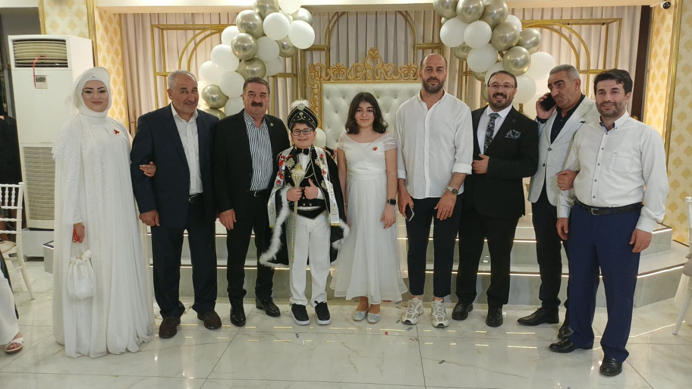 Ahmet Deniz erkekliğe ilk adımını attı